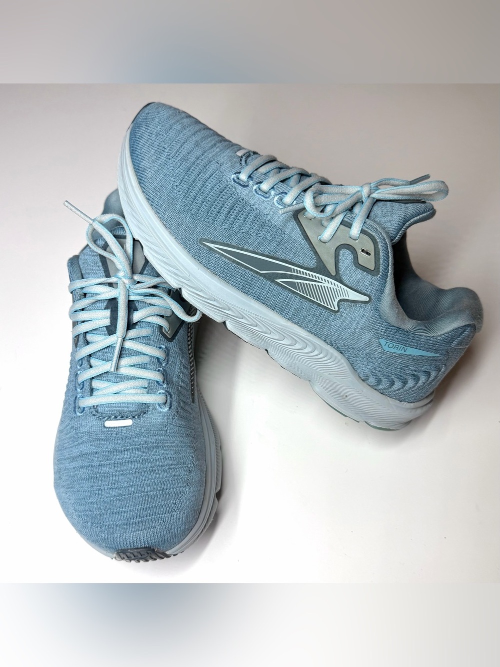 ALTRA Women's Torin 5 LUXE Athletic Sneakers Size- 7